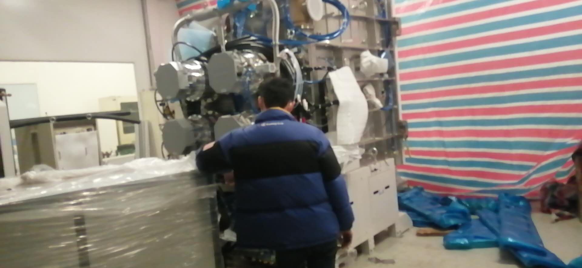 1-2003231S2370-L.jpg